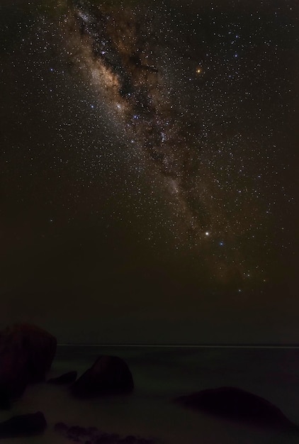 Vía Láctea sobre la playa