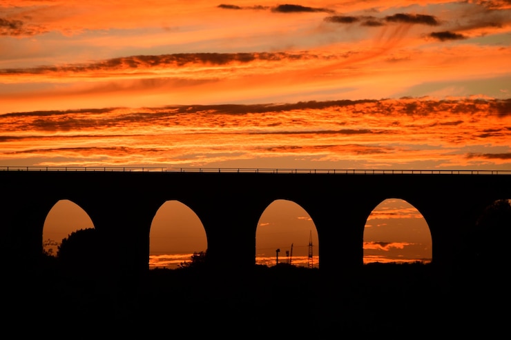 Foto viadukt sonnenuntergang