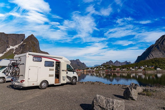 Viagem de férias em família em RV, viagem de férias em autocaravana, Caravana de férias.