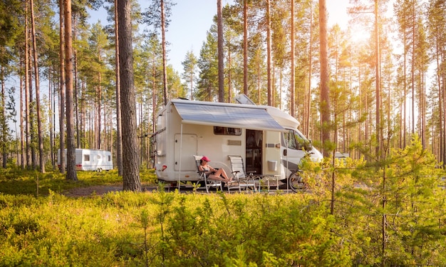 Viagem de férias em família em rv, viagem de férias em autocaravana, caravana de férias.