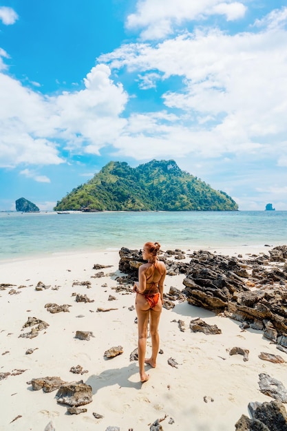 Viaja a los mares e islas tropicales en verano