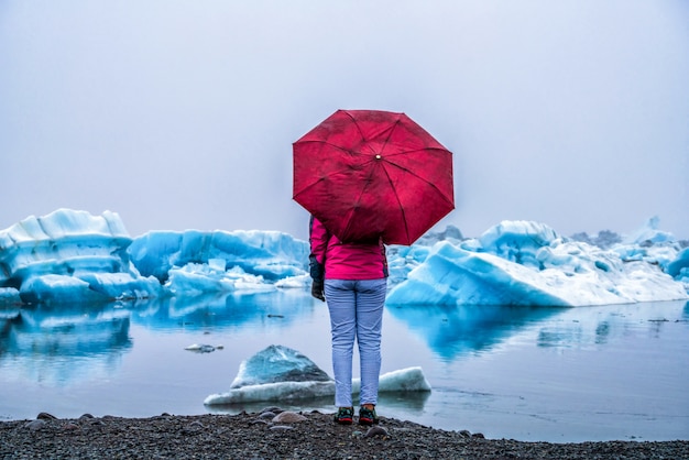 Foto viajar na lagoa glacial jokulsarlon na islândia