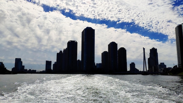 Foto viaje en barco en tokio