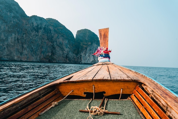 Viaje en bote de cola larga en las islas Phi Phi