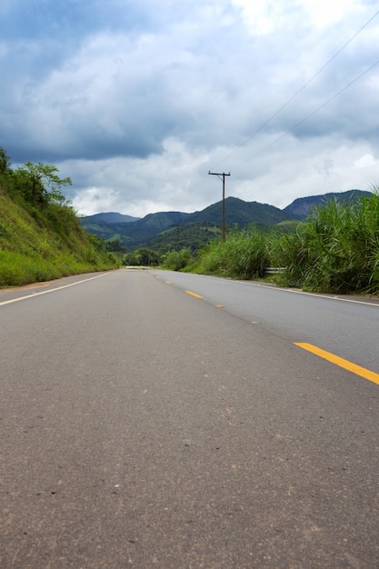 Foto viaje. carretera tropical tradicional brasilia, brasil