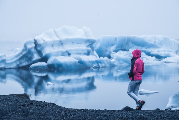 Viaje a la laguna glacial de Jokulsarlon en Islandia.