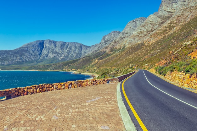 Viaje panorámico por la península del cabo con vista al mar y a las montañas, Sudáfrica