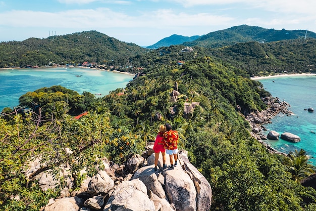 Viaje para o mar em Koh Tao no verão e veja os mirantes da ilha