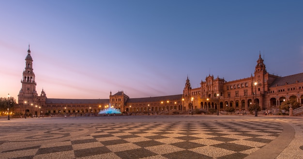 Viajes de turismo en el Palacio de Sevilla en España