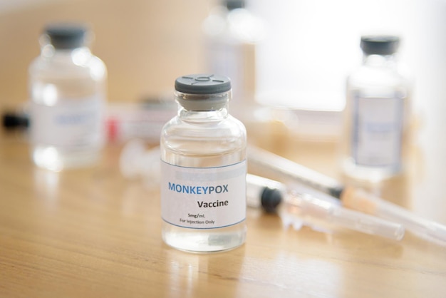 Vial de vacuna para la vacuna Monkeypox o Clade Smallpox