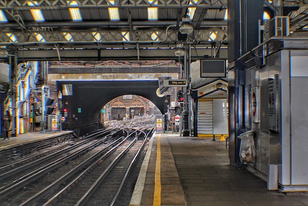 Foto vías ferroviarias en la ciudad