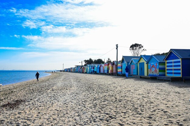 Foto vic australia melbourne 01 de junio de 2023 cajas de baño de la playa de brighton en melbourne australia