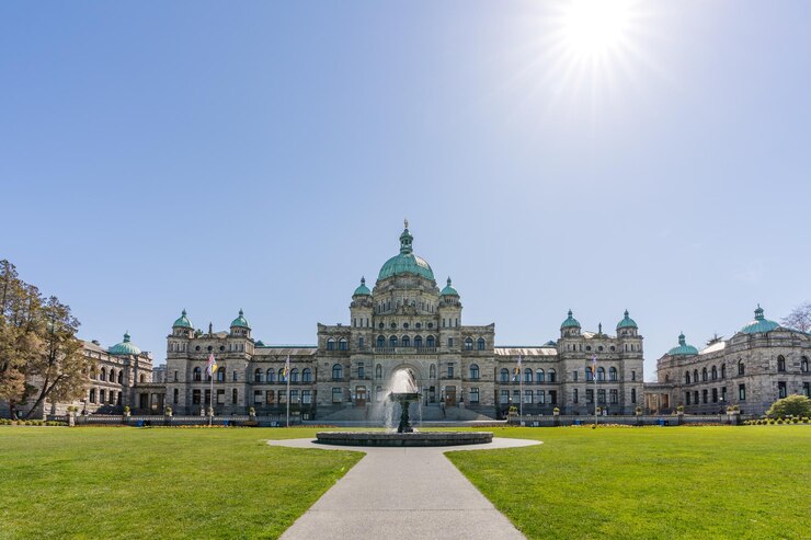 Victoria BC Canadá 14 de abril de 2021 Edificios del Parlamento de Columbia Británica Fuente de la Asamblea Legislativa