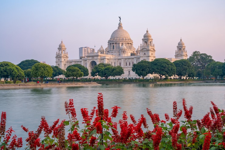 Victoria Memorial es un monumento y museo ubicado en Calcuta, Bengala Occidental, India