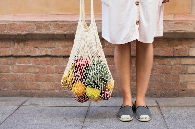 Foto vida ecológica con bolsa