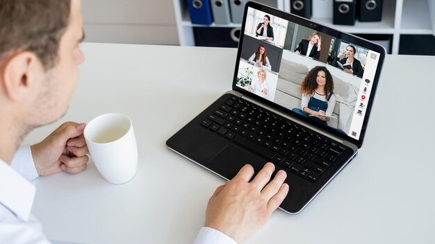 Video-Chat-Kollegen der Webkonferenzgruppe online