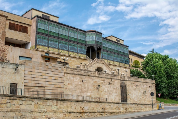 Las vidrieras de la fachada del Museo Casa Lis en Salamanca España