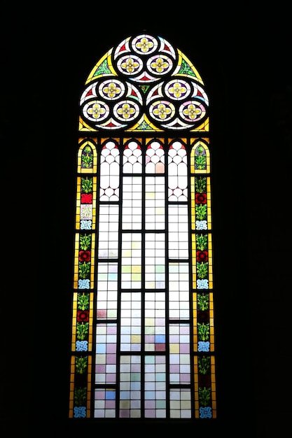 Vidrieras en la Iglesia de San Antonio de Padua Estambul