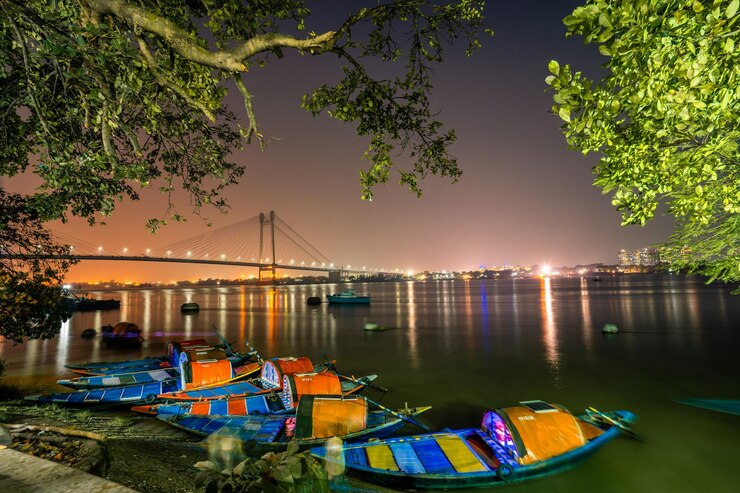 Vidyasagar Setu es el puente atirantado más largo ubicado en Calcuta, Bengala Occidental, India
