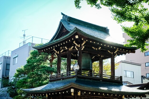 Foto la vieja ciudad pública de takayama en japón en otoño por la mañana