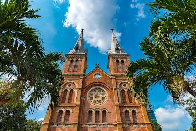 vieja iglesia católica en Vietnam