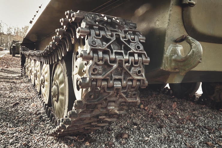 Viejas huellas de tanques militares rusos de primer plano