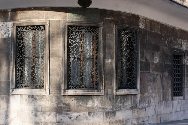Viejas ventanas de estilo otomano