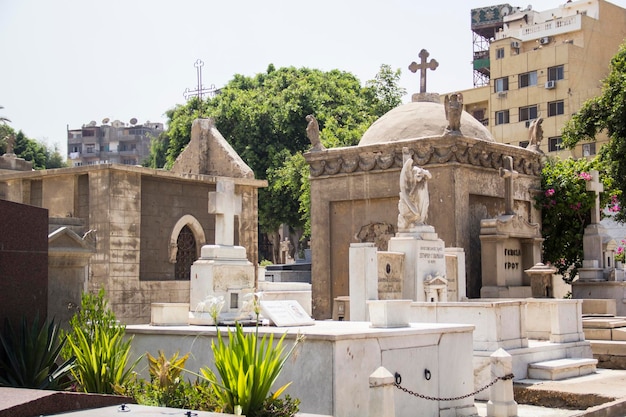 El viejo cementerio en el distrito copto de El Cairo (Masr al-Qadima) del Viejo Cairo, Egipto