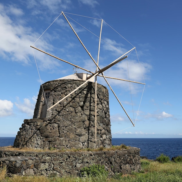 Foto viejo molino de viento