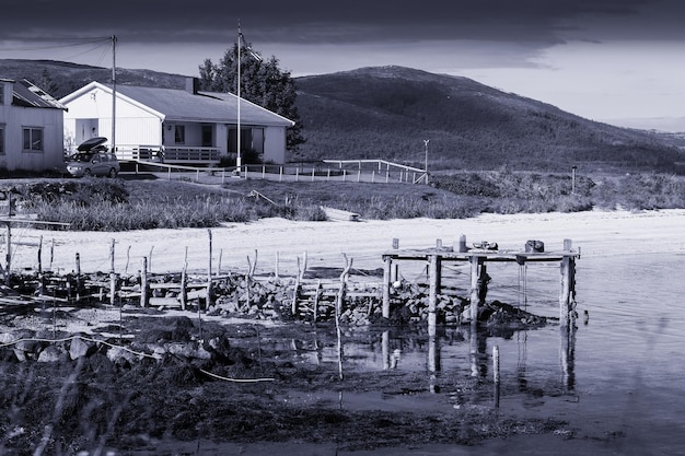 Viejo muelle roto paisaje azul sepia fondo hd