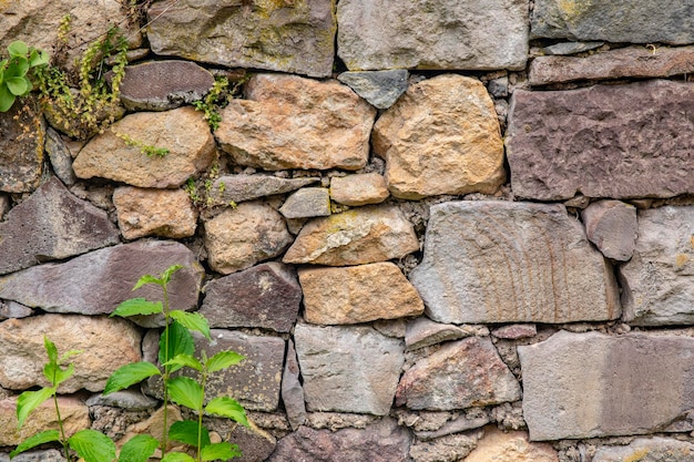 viejo muro hecho de piedra