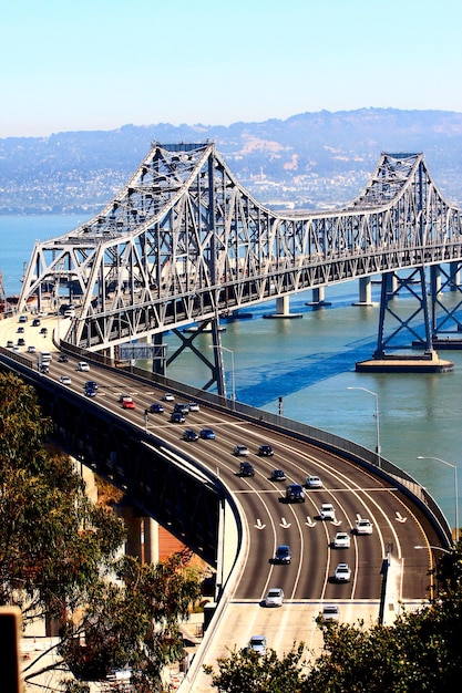 Foto el viejo puente de la bahía de san francisco, ee.