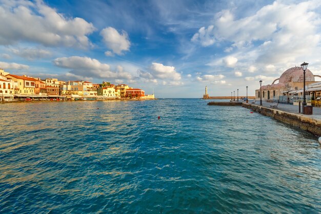 Viejo puerto en la mañana, Chania, Creta, Grecia