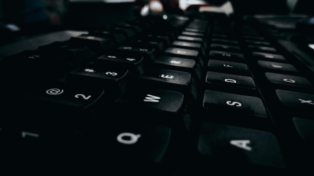 viejo teclado qwerty negro