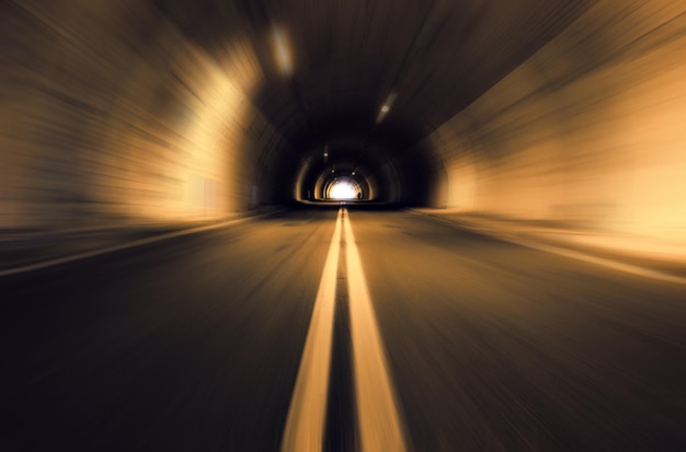 Foto viejo túnel borroso de movimiento