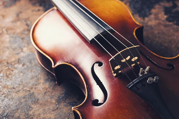 Viejo violín stradivarius antiguo