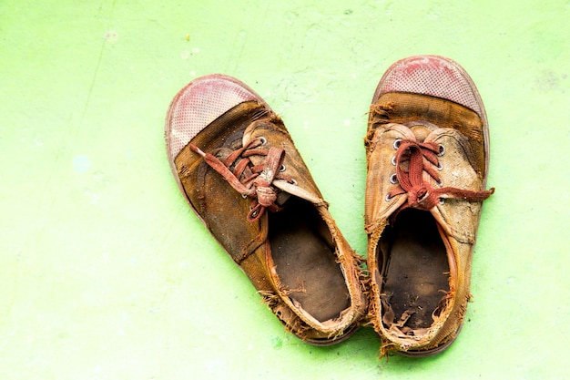 Viejo zapato de lona unifrom estudiante en tailandia