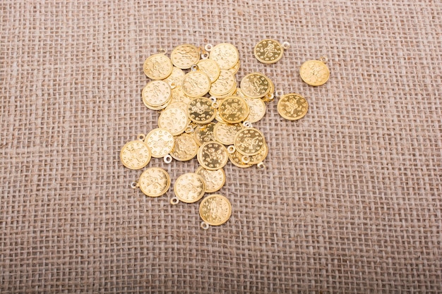 Viele gefälschte Goldmünzen sind in Sicht