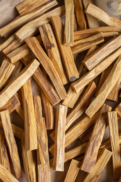 Viele Palo Santo-Sticks