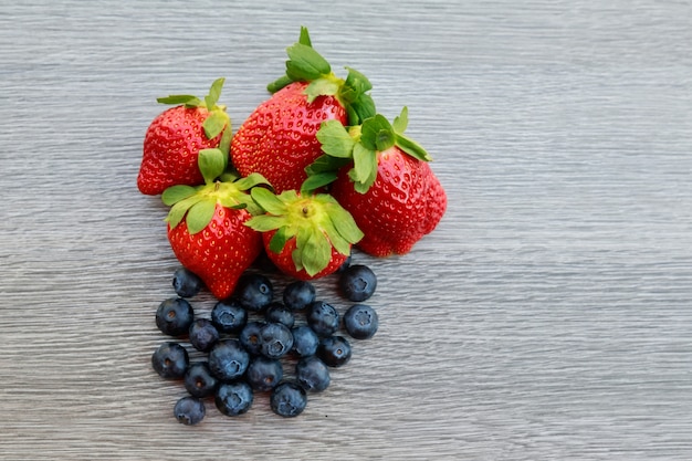 Viele rote reife Erdbeeren. Lebensmittel