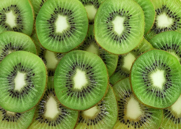 Viele Scheiben Kiwis