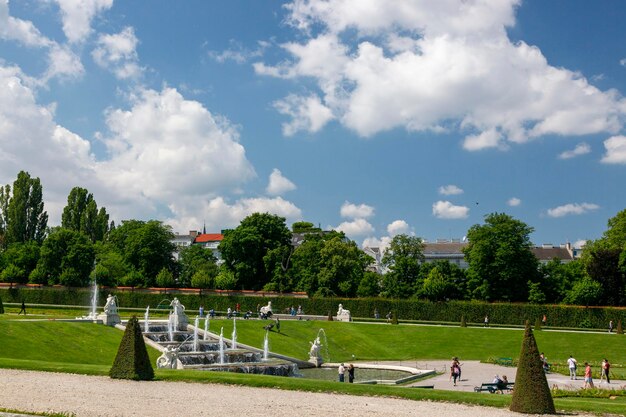 Foto viena áustria15 de junho de 2023 fontes no jardim belvedere superior em viena