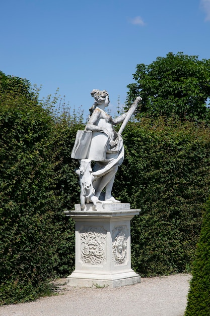 Viena Áustria 15 de junho de 2023 Esculturas no Jardim Belvedere, em Viena