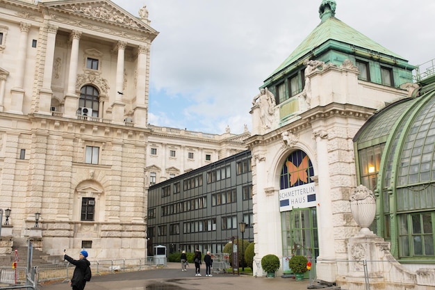 Viena, Áustria. Famoso Palácio de Hofburg com Heldenplatz em Wien, capital austríaca.