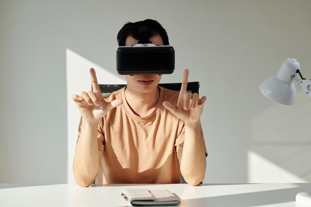 Viendo la presentación del producto VR