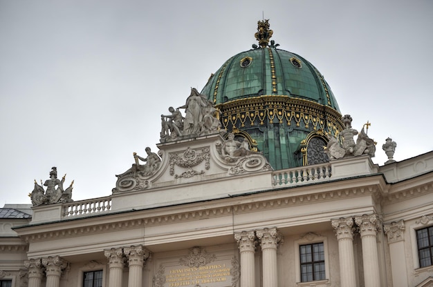 VIENNA AUSTRIA NOVEMBER 30 2014 Berühmter Hofburg-Palast in Wien Es war die Hauptwinterresidenz der Habsburger und dient derzeit als Residenz des österreichischen Präsidenten