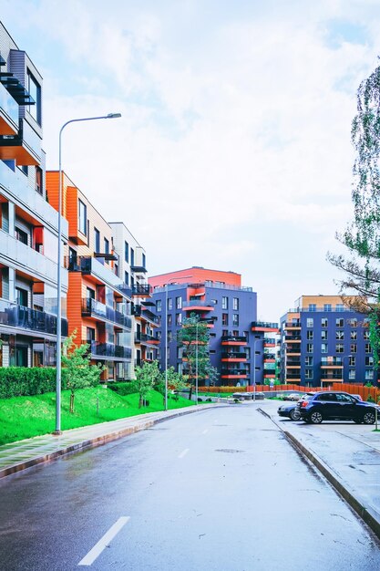 Viertel der neuen Mehrfamilienhäuser. Mit Außenanlagen.