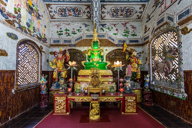 VIETNAM - FEBRUAR 2016 - Im buddhistischen Tempel in Vietnam