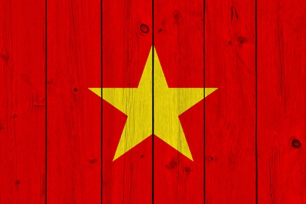 Vietnam-Flagge gemalt auf alter hölzerner Planke