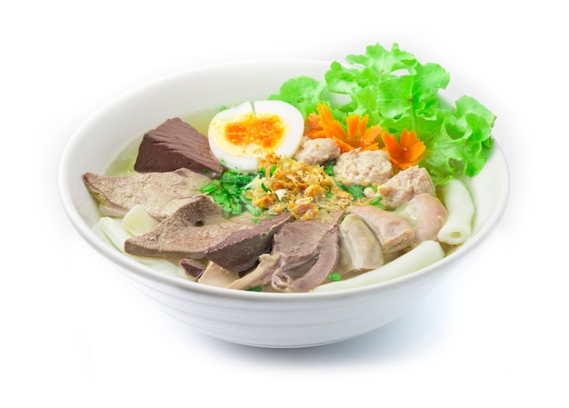 Vietnamesische Reisnudelsuppe mit Schweinefleisch Blut Schweinefleisch Innereien Schweinefleisch Ball